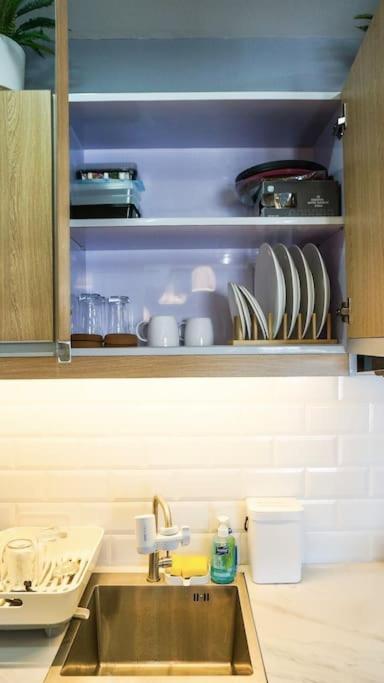 The Fika Room Near Mnl Airport - Scandi Studio Unit With Fast Wi-Fi & Netflix - Read Full Property Desc Before Booking Manila Exterior photo